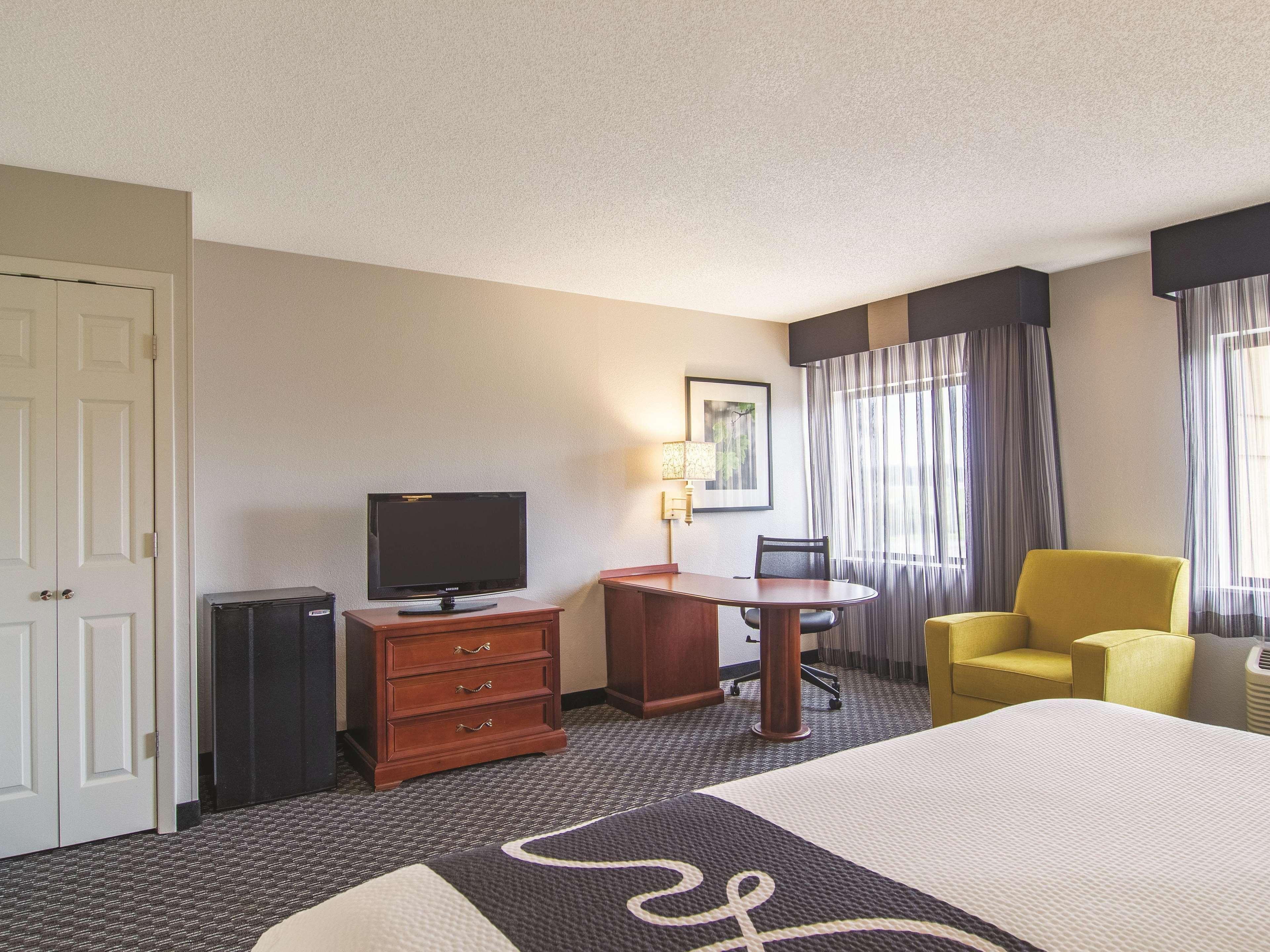 Wingate By Wyndham Brunswick Ga I-95 Hotel Exterior foto